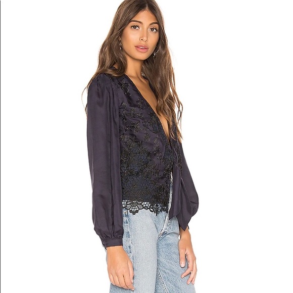 Lovers+Friends Theo Blouse Navy Embroidered - Picture 11 of 12